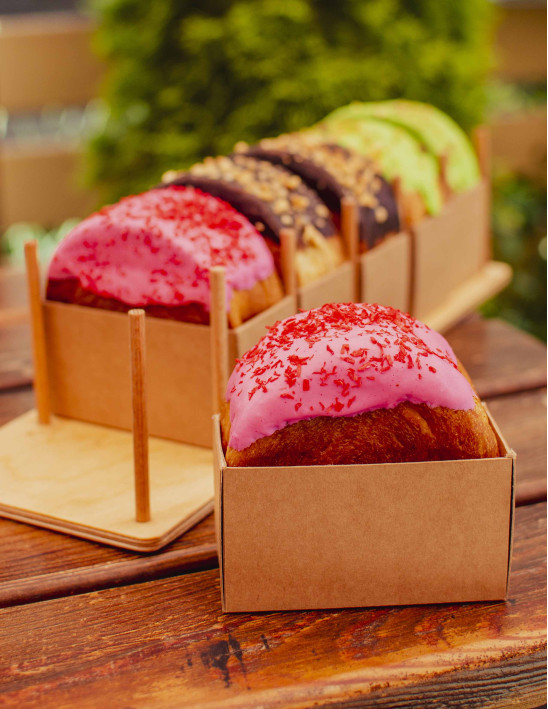 Круасан рол "New York" Полуничний