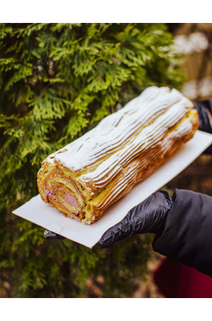 Roll "Strawberry Eclair"