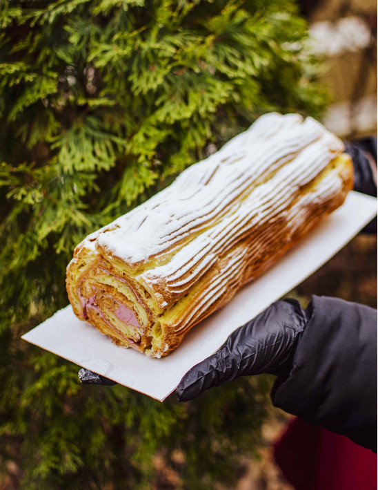Roll "Strawberry Eclair"