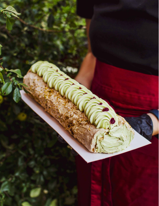 Meringue Roll "Pistachio - Raspberry"