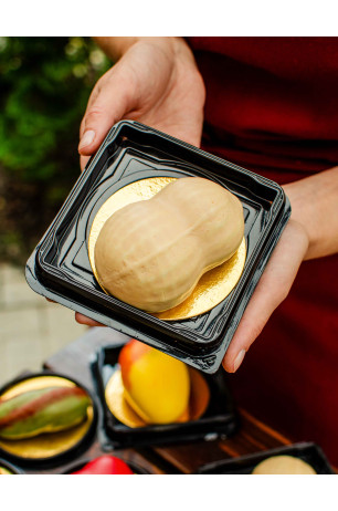 "Almond" molded pastry "Almond" molded pastry